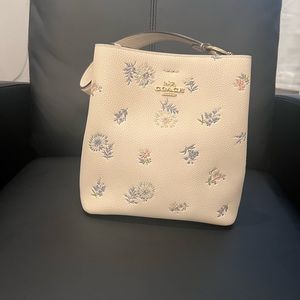 *Limited Edition* Coach Small Town Bucket Bag Dandelion Floral Print